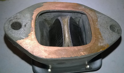 09 - CF reeds installed (seen from engine side).jpg