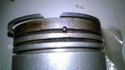 250cc ETZ - top lock opposite exhaust, locks from side.jpg